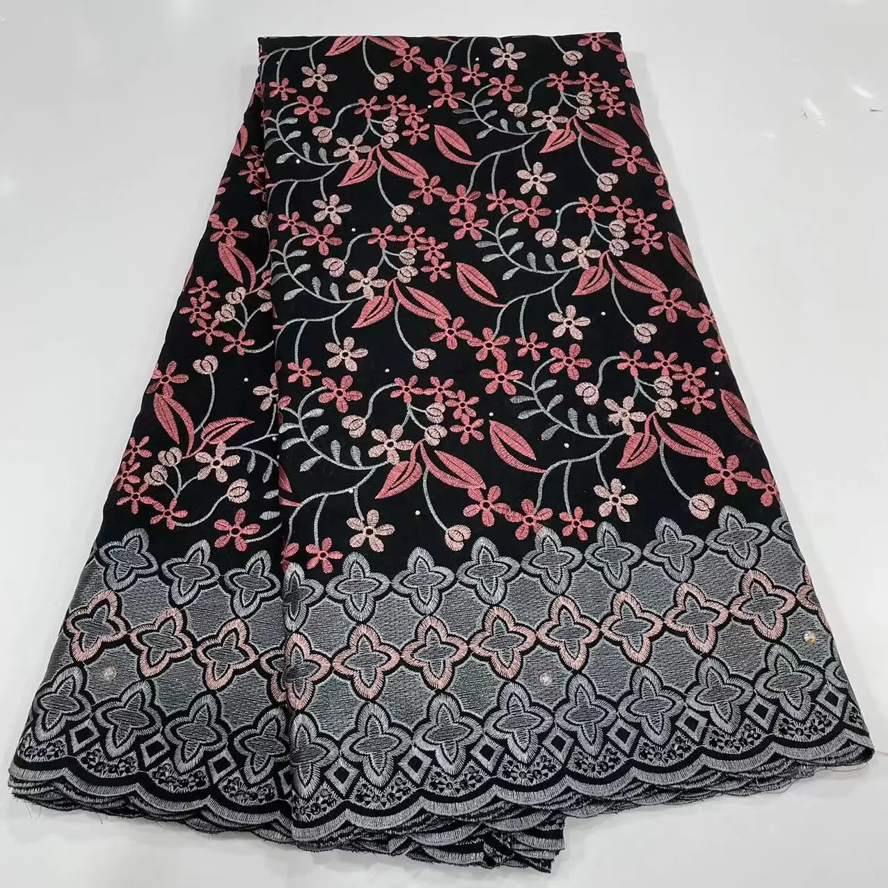 Африканская Хлопковая кружевная ткань с камнями 2023, Высококачественная швейцарская вуаль, кружевная ткань для женщин, Роскошные свадебные платья
Африканская Хлопковая кружевная ткань с камнями 2023, Высококачественная швейцарская вуаль, кружевная ткань для женщин, Роскошные свадебные платья