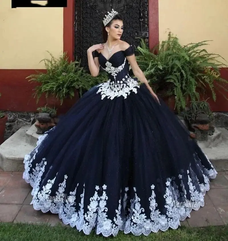 Черное бальное платье ANGELBRIDEP, платья для Quinceanera 2023, платья 15 лет с открытыми плечами, кружевные блестящие тюлевые платья принцессы на день рождения
Черное бальное платье ANGELBRIDEP, платья для Quinceanera 2023, платья 15 лет с открытыми плечами, кружевные блестящие тюлевые платья принцессы на день рождения
