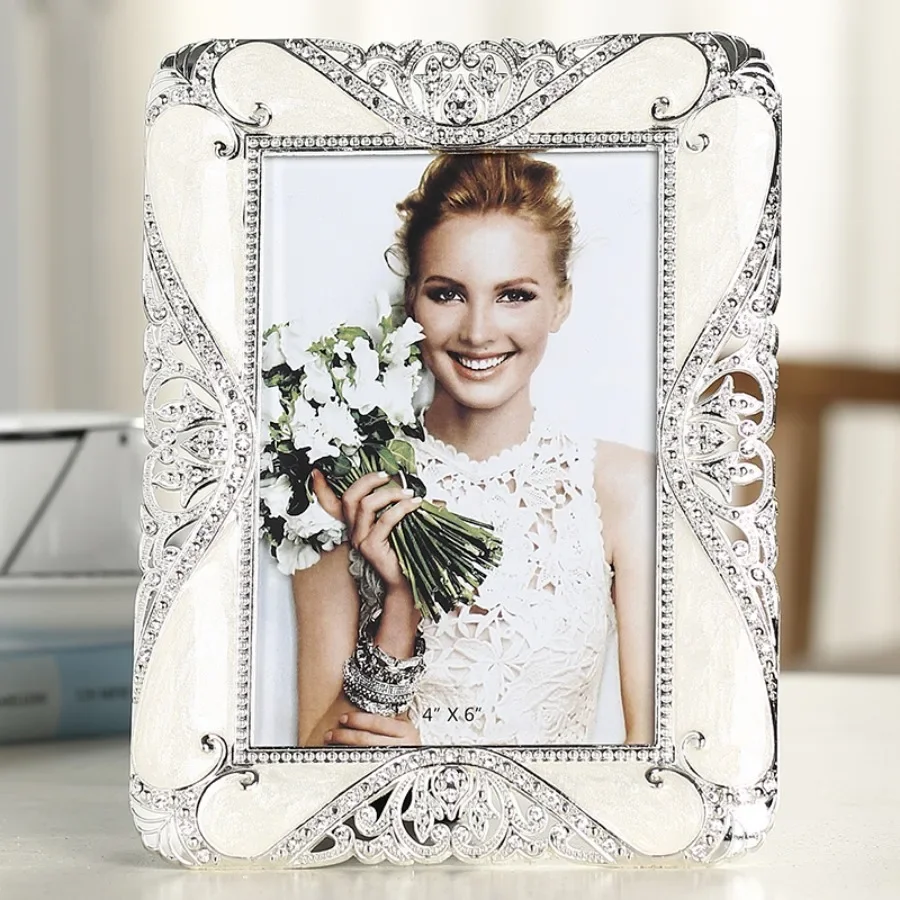 Ornament Photo Frame Rectangle Holder Metal Offic Etable Photo Frame Decoration Exclusive Family Elegant Cornice Foto Room Decor
Ornament Photo Frame Rectangle Holder Metal Offic Etable Photo Frame Decoration Exclusive Family Elegant Cornice Foto Room Decor