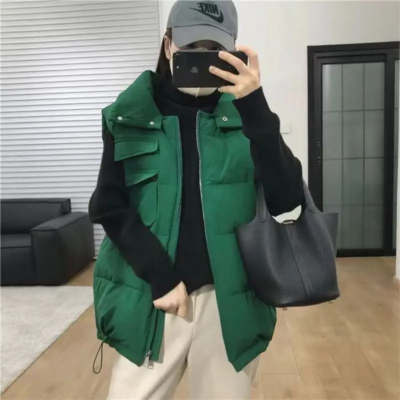 2024 Autumn Winter PU Down Coat Women Black Stand Collar Vests Fashion Zipper Elegant Short Female Ladies J8
2024 Autumn Winter PU Down Coat Women Black Stand Collar Vests Fashion Zipper Elegant Short Female Ladies J8
