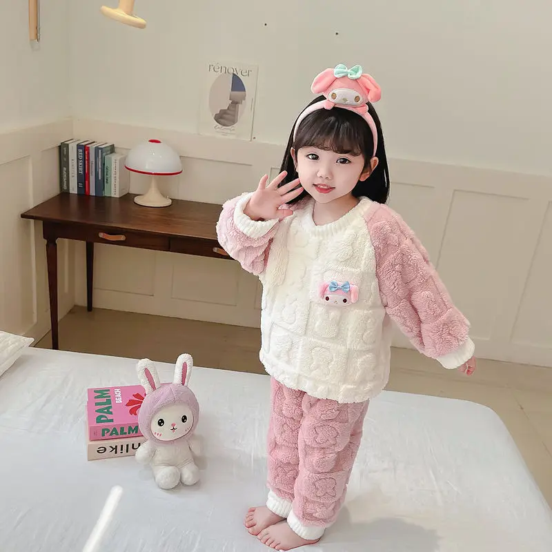 Фланелевая пижама Sanrio My Melody, домашняя одежда, детская зимняя одежда, Утепленная зимняя сохраняющая тепло Пижама с аниме рисунком
Фланелевая пижама Sanrio My Melody, домашняя одежда, детская зимняя одежда, Утепленная зимняя сохраняющая тепло Пижама с аниме рисунком