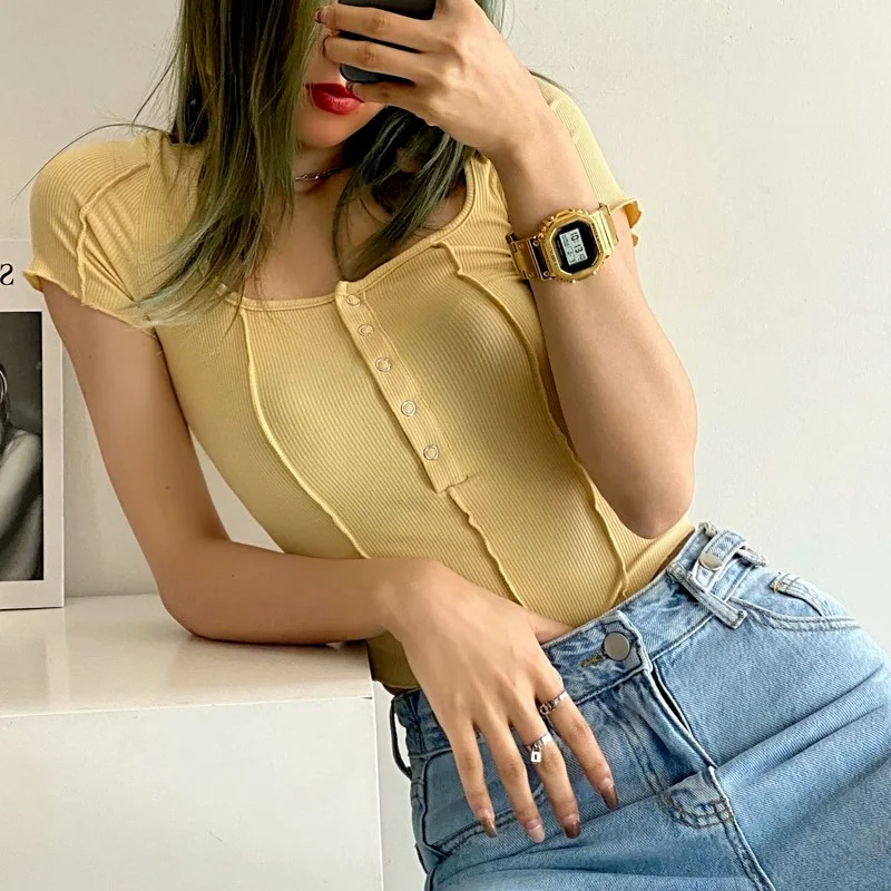 2022 Summer Hedging Sexy Square Neck Short-sleeved Single-breasted Stitching Ribbed Knit Back Line Fashion Personality T-shirt
2022 Summer Hedging Sexy Square Neck Short-sleeved Single-breasted Stitching Ribbed Knit Back Line Fashion Personality T-shirt