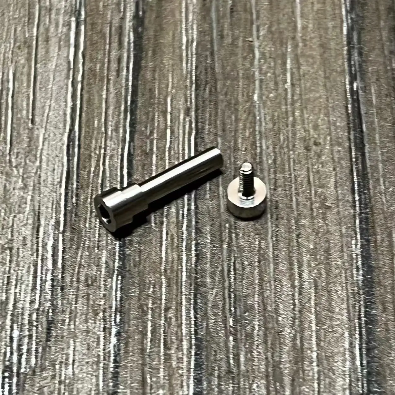 Original Replacement spare parts for Bose QC25 QC35 QC35II QC45 Wireless Headphones hinge swivel shaft screws metal repair parts Original Replacement spare parts for Bose QC25 QC35 QC35II QC45 Wireless Headphones hinge swivel shaft screws metal repair parts