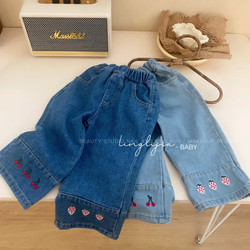 HoneyCherry Girls Fashionable Jeans Children Labeled Letter Pants Baby Casual Straight Pants Girls Pants
HoneyCherry Girls Fashionable Jeans Children Labeled Letter Pants Baby Casual Straight Pants Girls Pants
