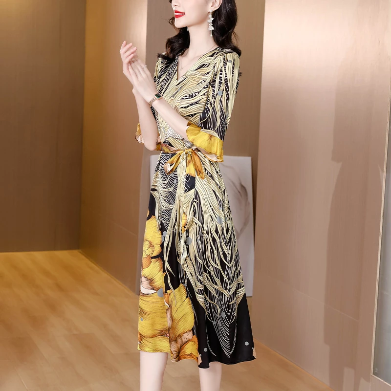 2023 New Elegant Silk Printed Dress Women's Spring Versatile V-neck 5/4 Sleeve Loose Fit Casual Holiday Dress Vestidos
2023 New Elegant Silk Printed Dress Women's Spring Versatile V-neck 5/4 Sleeve Loose Fit Casual Holiday Dress Vestidos