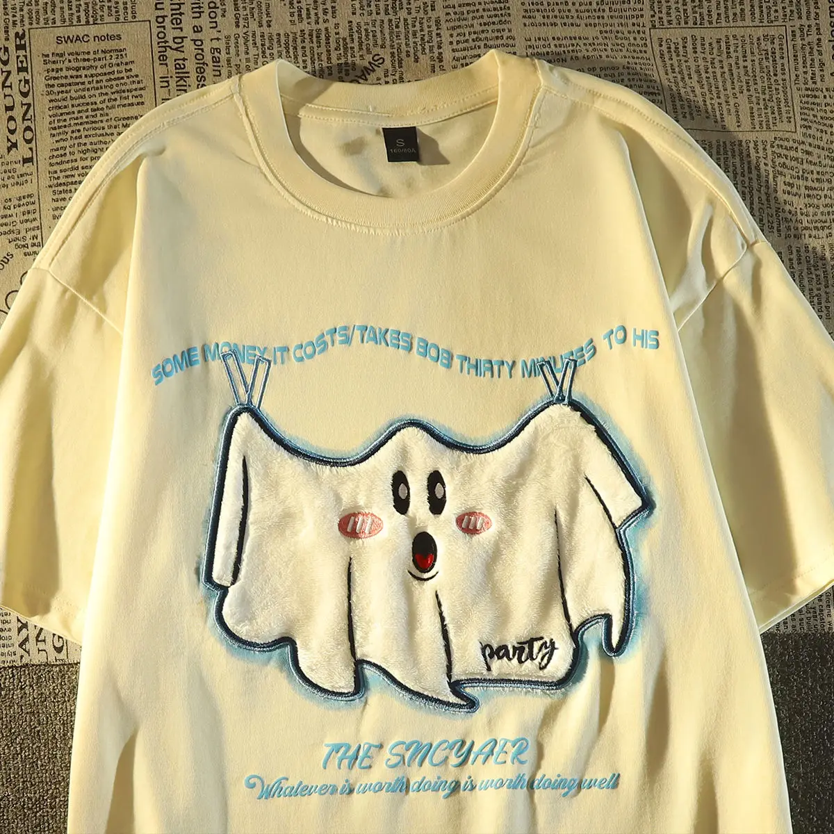 Japanese cute ghost flocking embroidery short-sleeved t-shirt female summer 2024 national tide American loose design niche tops
Japanese cute ghost flocking embroidery short-sleeved t-shirt female summer 2024 national tide American loose design niche tops