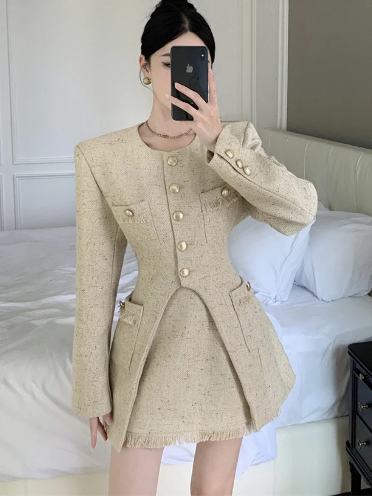 New Small Fragrance Tweed Fashion Ladies Set Chic O Neck Jacket + High Waist A Line Slim Skirt Korean Autumn Women Two Piece Set
New Small Fragrance Tweed Fashion Ladies Set Chic O Neck Jacket + High Waist A Line Slim Skirt Korean Autumn Women Two Piece Set