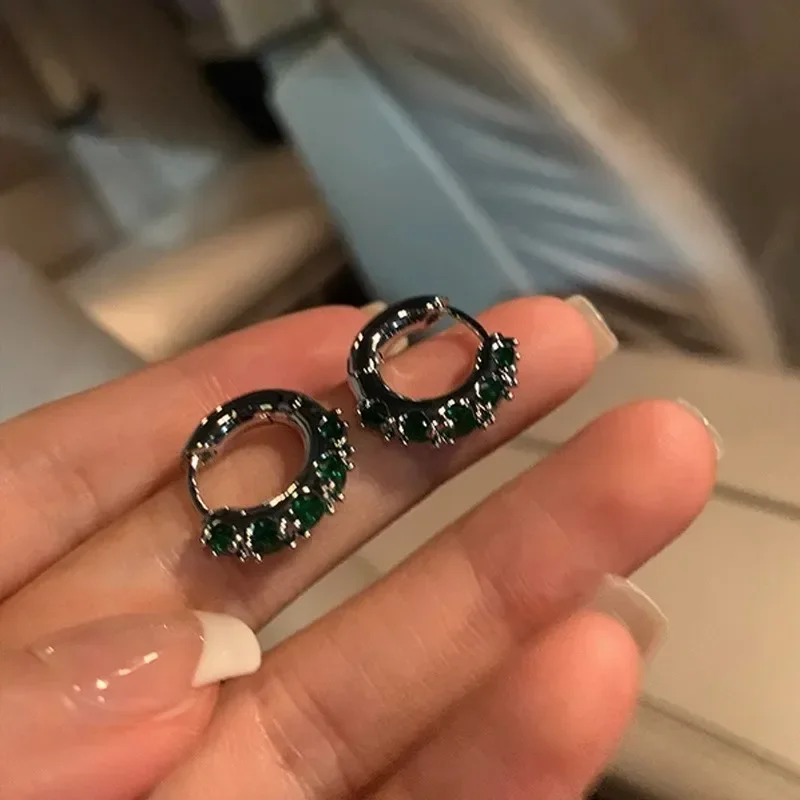 New Fashion Simple Silver Color Irregular Green Zircon Hoop Earrings for Women Huggies Ear Jewelry Accessories
New Fashion Simple Silver Color Irregular Green Zircon Hoop Earrings for Women Huggies Ear Jewelry Accessories
