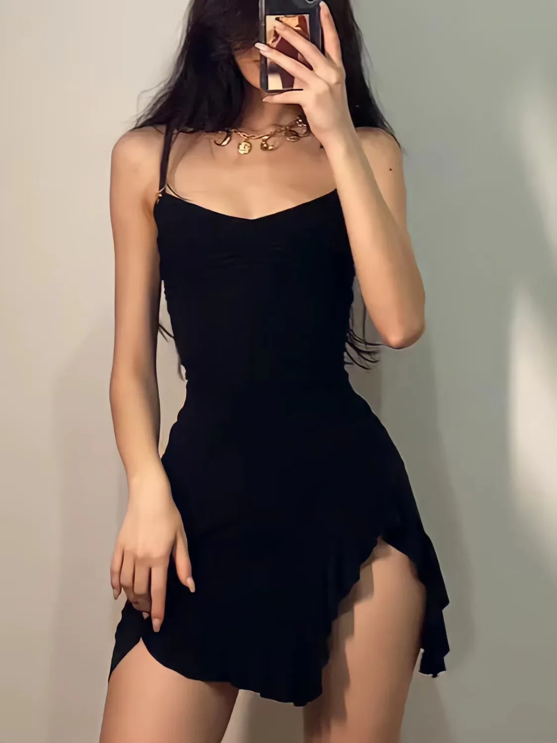 

Женское Короткое платье на бретелях-спагетти, черное облегающее платье без рукавов, асимметричный винтажный сарафан с оборками в уличном стиле на лето