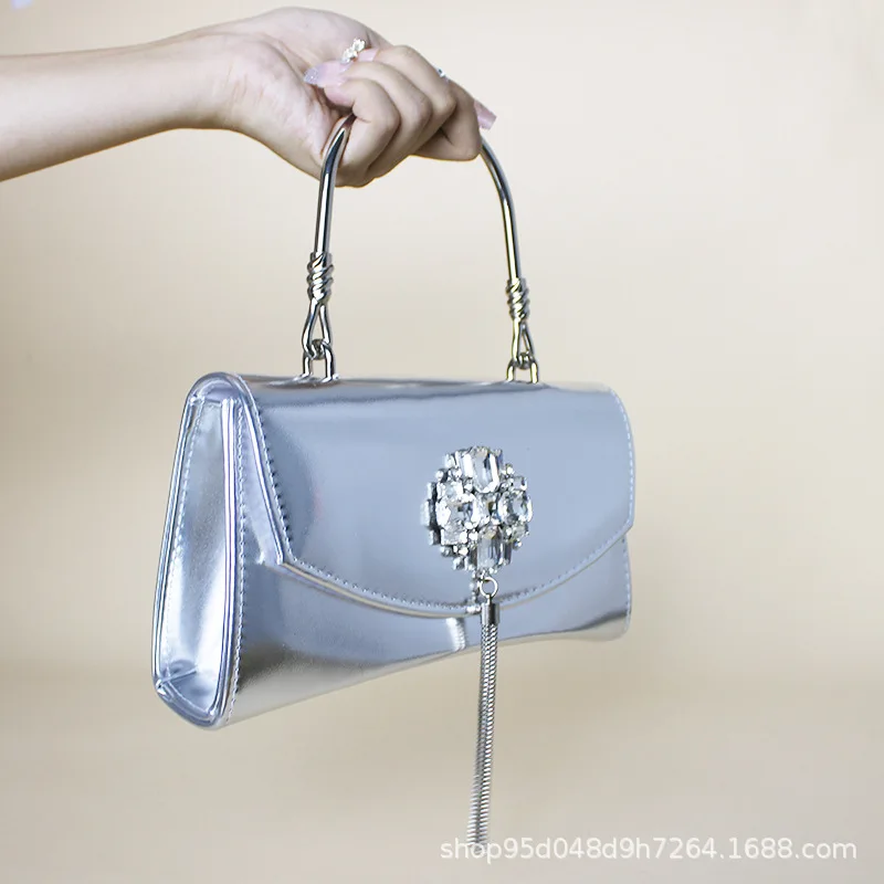 New dinner bag Europe and the United States women's handbag diamond wedding banquet hand bag dress evening bag women's bag
New dinner bag Europe and the United States women's handbag diamond wedding banquet hand bag dress evening bag women's bag