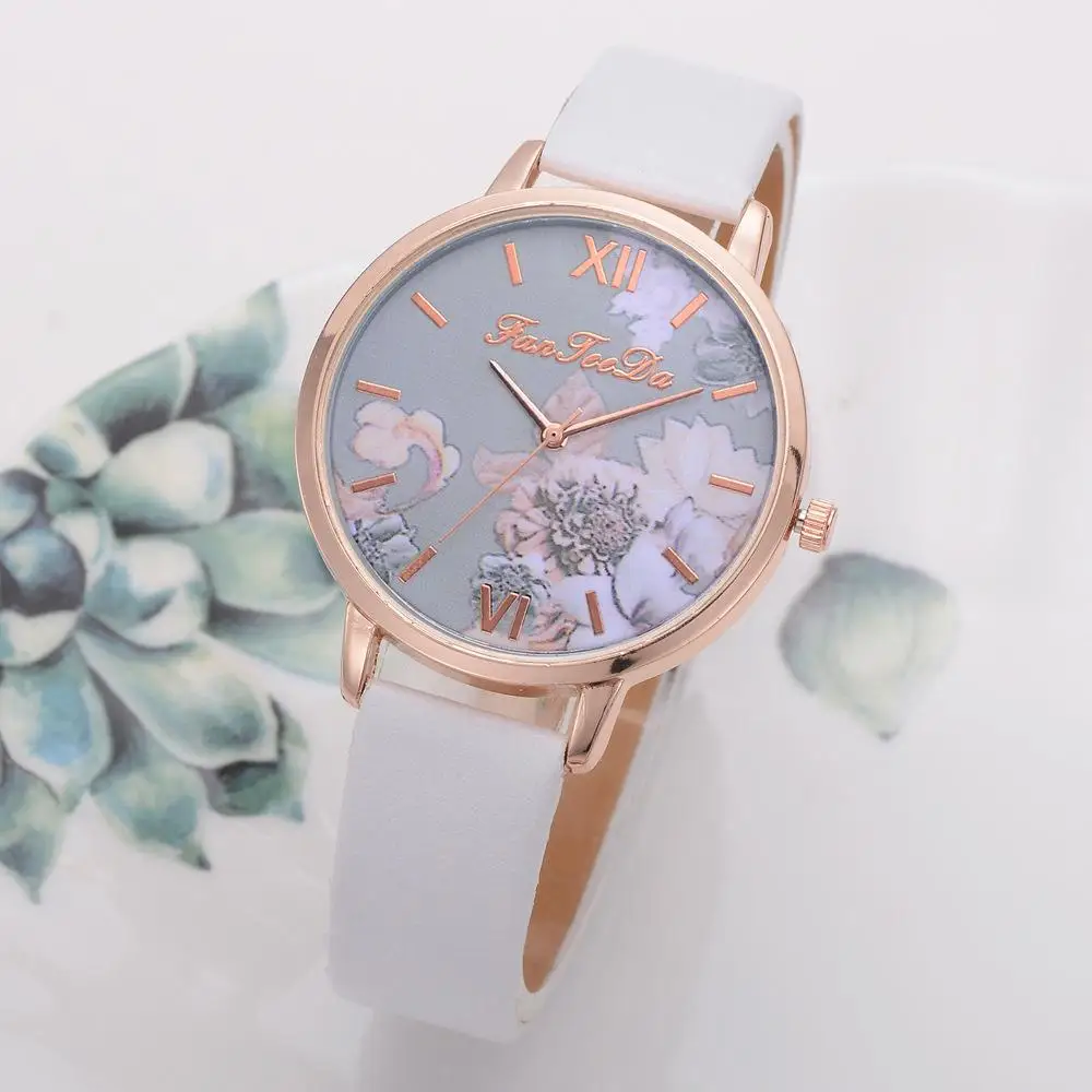 

New Women's Watch Scale Large Dial Ladies Fashion Quartz Flower Petal Pattern Belt Wristwatch Ladies Clock