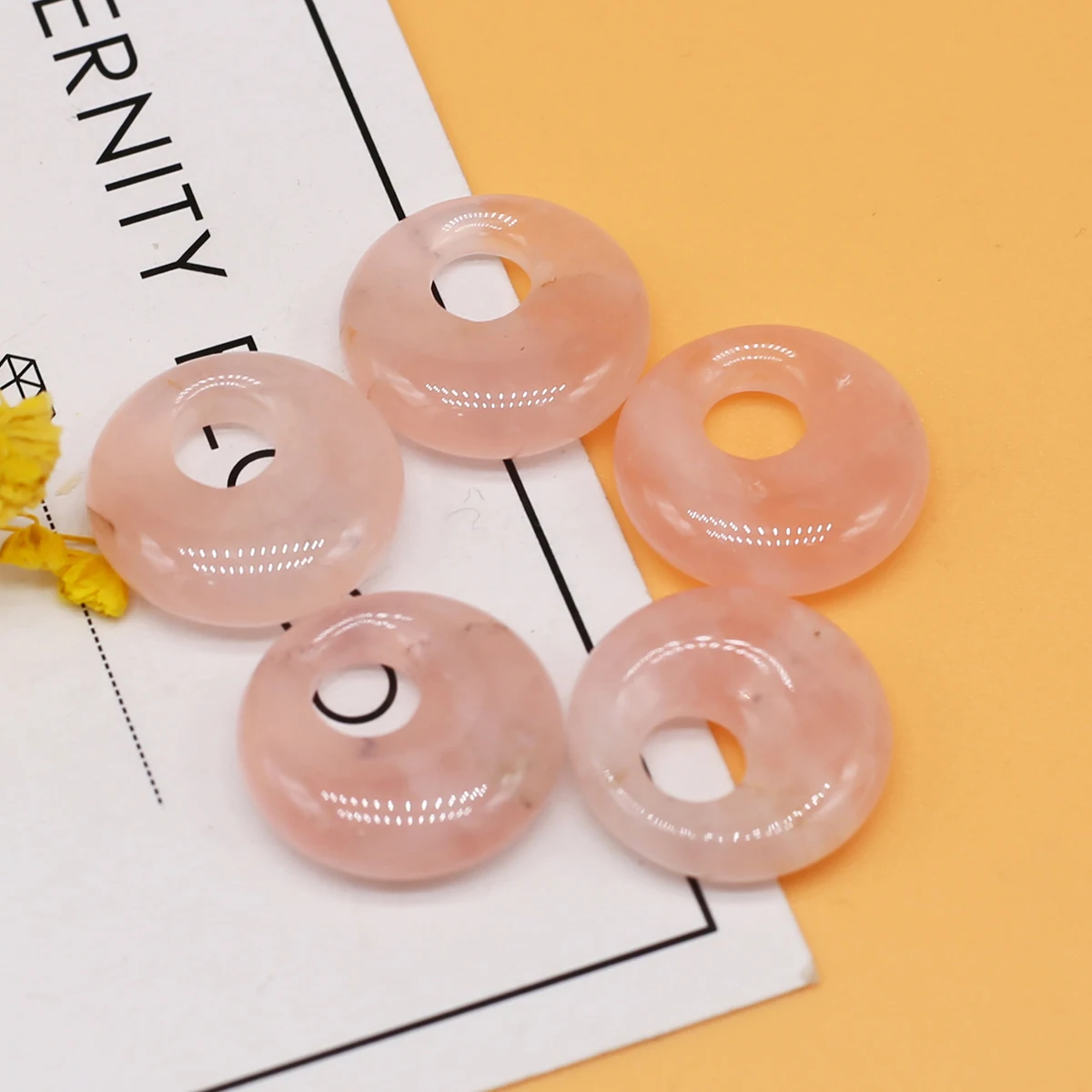 18mm Round Big Hole Quartz Pink Crystal Beads Gogo Donut Natural Stone Pendant Beads for Jewelry Making DIY Necklace
18mm Round Big Hole Quartz Pink Crystal Beads Gogo Donut Natural Stone Pendant Beads for Jewelry Making DIY Necklace