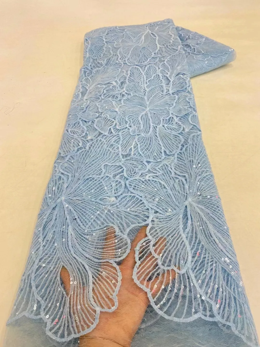 New Sequins French Nigerian Lace Fabrics 2023 High Quality Handmade Embroidery Beige Tulle African Laces Fabric for Wedding
New Sequins French Nigerian Lace Fabrics 2023 High Quality Handmade Embroidery Beige Tulle African Laces Fabric for Wedding