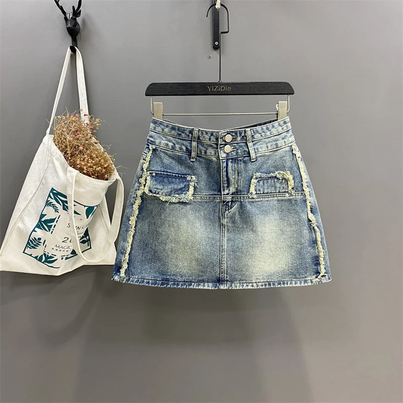 Retro denim skirt for women Spring/Summer 2024, high waisted and slim, design. A-line buttocks wrapped short skirt
Retro denim skirt for women Spring/Summer 2024, high waisted and slim, design. A-line buttocks wrapped short skirt