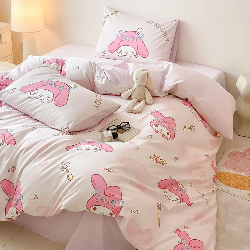 Sanrio Kuromi Cinnamoroll кавайная аниме простыня подушка три четверти набор My Melody милый мультяшный пододеяльник одеяло игрушка для девочек
Sanrio Kuromi Cinnamoroll кавайная аниме простыня подушка три четверти набор My Melody милый мультяшный пододеяльник одеяло игрушка для девочек
