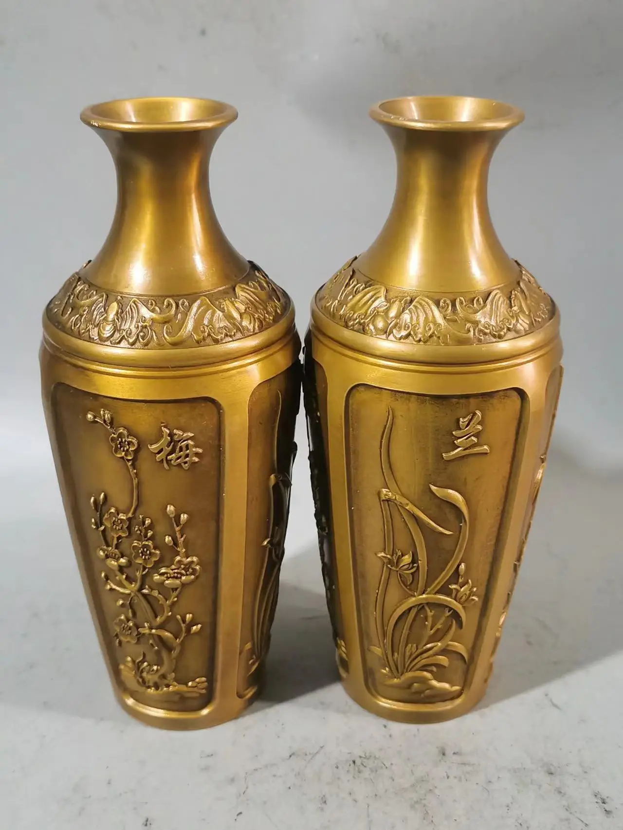 

A Pair of Antique Bronze Ornaments, Plum, Orchid, Bamboo, Chrysanthemum, and Copper Vases For Collection