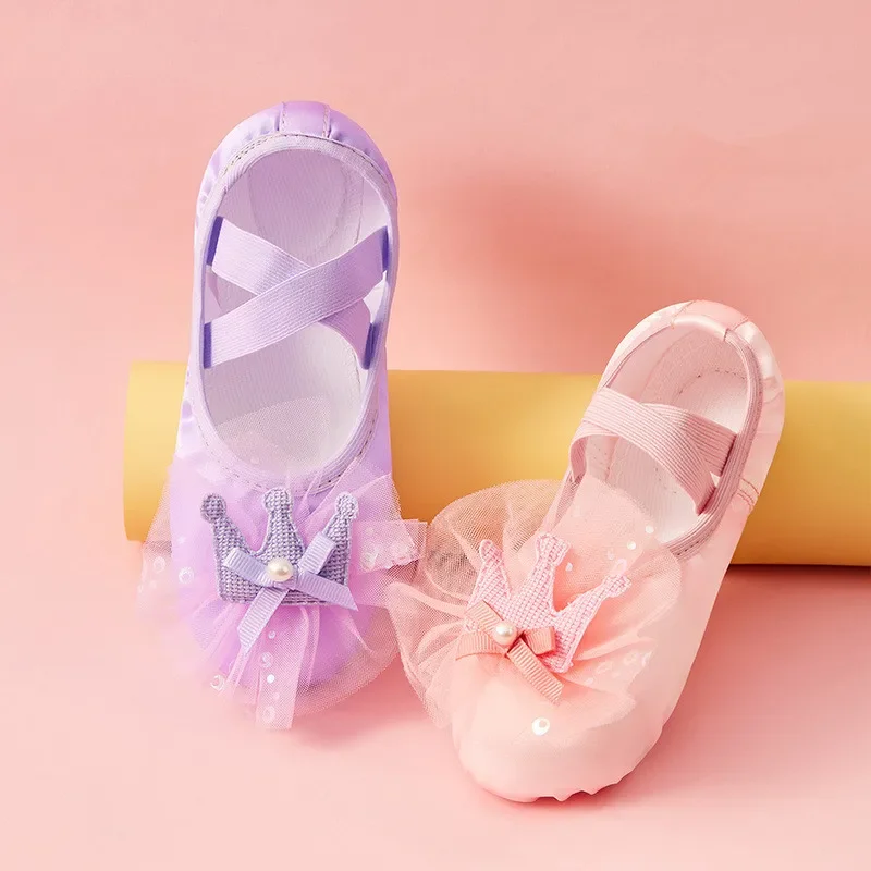 Children's Dance Shoe Soft Sole Practicing Cat Claw Satin Flower Lace Ballet Body Yoga Girl Indoor Gymnastics Princess Shoes
Children's Dance Shoe Soft Sole Practicing Cat Claw Satin Flower Lace Ballet Body Yoga Girl Indoor Gymnastics Princess Shoes
