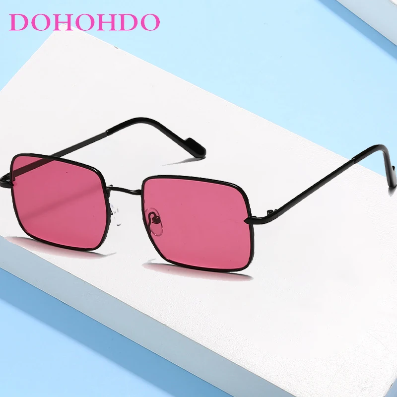 

Солнцезащитные очки DOHOHDO UV400 для мужчин и женщин, модные персонализированные солнечные аксессуары в металлической маленькой квадратной оправе, 2024