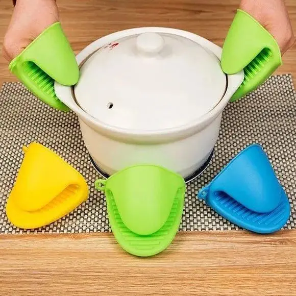 Thickened kitchen heat insulation clip, silicone heat insulation gloves, high temperature casserole anti-scald clamp baking oven
Thickened kitchen heat insulation clip, silicone heat insulation gloves, high temperature casserole anti-scald clamp baking oven