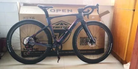 TWITTER V3 disc brake 105 R7000-22S gravel bike 700c*40C barrel drawn version 12*142mm T900 off-road carbon fiber road bycicle
TWITTER V3 disc brake 105 R7000-22S gravel bike 700c*40C barrel drawn version 12*142mm T900 off-road carbon fiber road bycicle