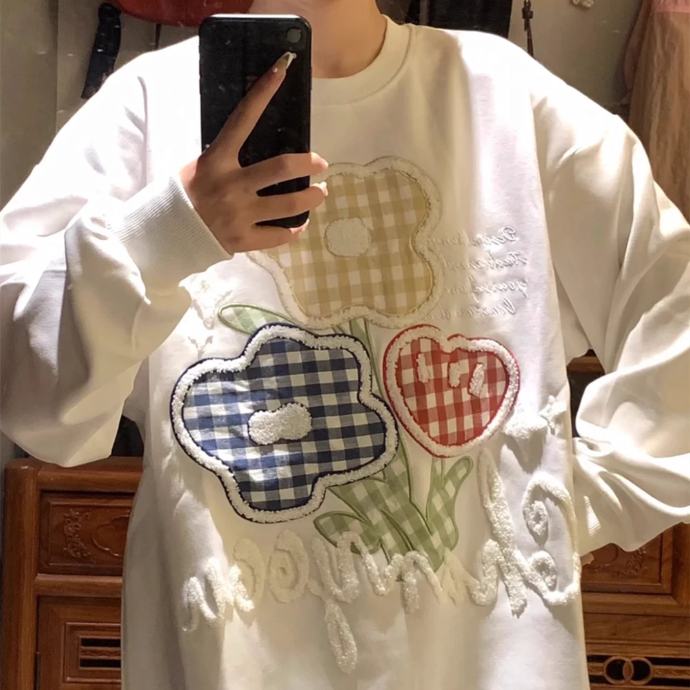 White Cotton Autumn Sweatshirt Flower Y2K Embroidery Women Vintage Work Casual Tops Korean Loose Elegant Fashion Aesthetic Tops
White Cotton Autumn Sweatshirt Flower Y2K Embroidery Women Vintage Work Casual Tops Korean Loose Elegant Fashion Aesthetic Tops