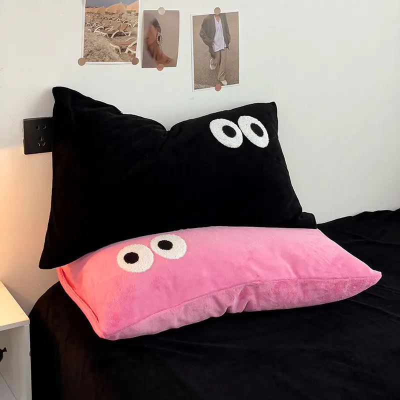 Milk Velvet Pillowcase Embroidery Cute Eyes Decor Warm Pair of Winter Single Ins Wind 48*74cm Plus Velvet Pillow Cover
Milk Velvet Pillowcase Embroidery Cute Eyes Decor Warm Pair of Winter Single Ins Wind 48*74cm Plus Velvet Pillow Cover