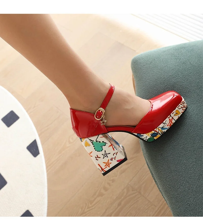 Women's High Heeled Sandal Summer 2023 New Luxury Round Toe Chunky Heel Shoes Are Stylish and Versatile Shoes for Women Autumn
Women's High Heeled Sandal Summer 2023 New Luxury Round Toe Chunky Heel Shoes Are Stylish and Versatile Shoes for Women Autumn