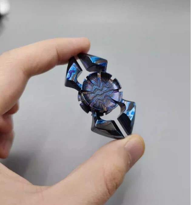 USED EDC Magic Play Damascus Zirconium Scorpion Fingertip gyroscope Decompression toys
USED EDC Magic Play Damascus Zirconium Scorpion Fingertip gyroscope Decompression toys