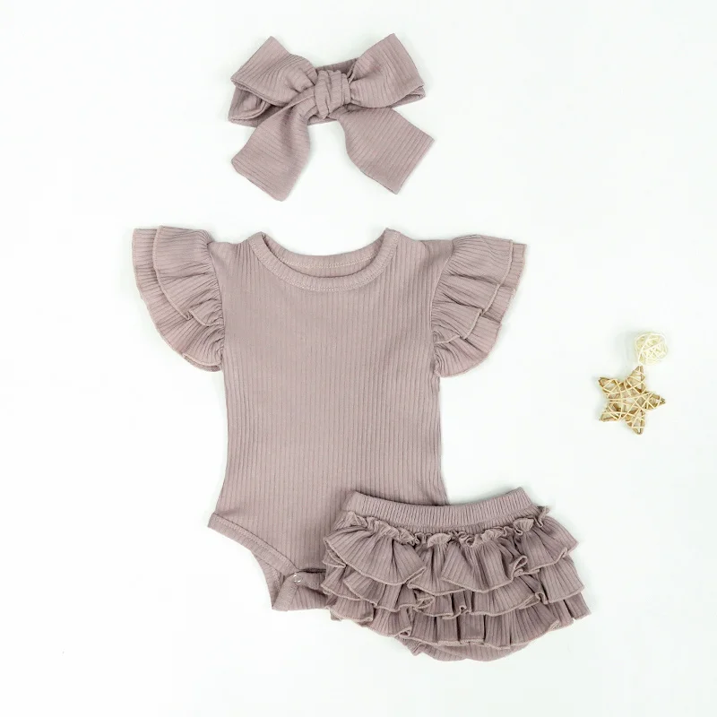 Conjunto Bebê Fru Fru 3 peças - Macacão, calcinha e faixa em algodão super macio Conjunto Bebê Fru Fru 3 peças - Macacão, calcinha e faixa em algodão super macio