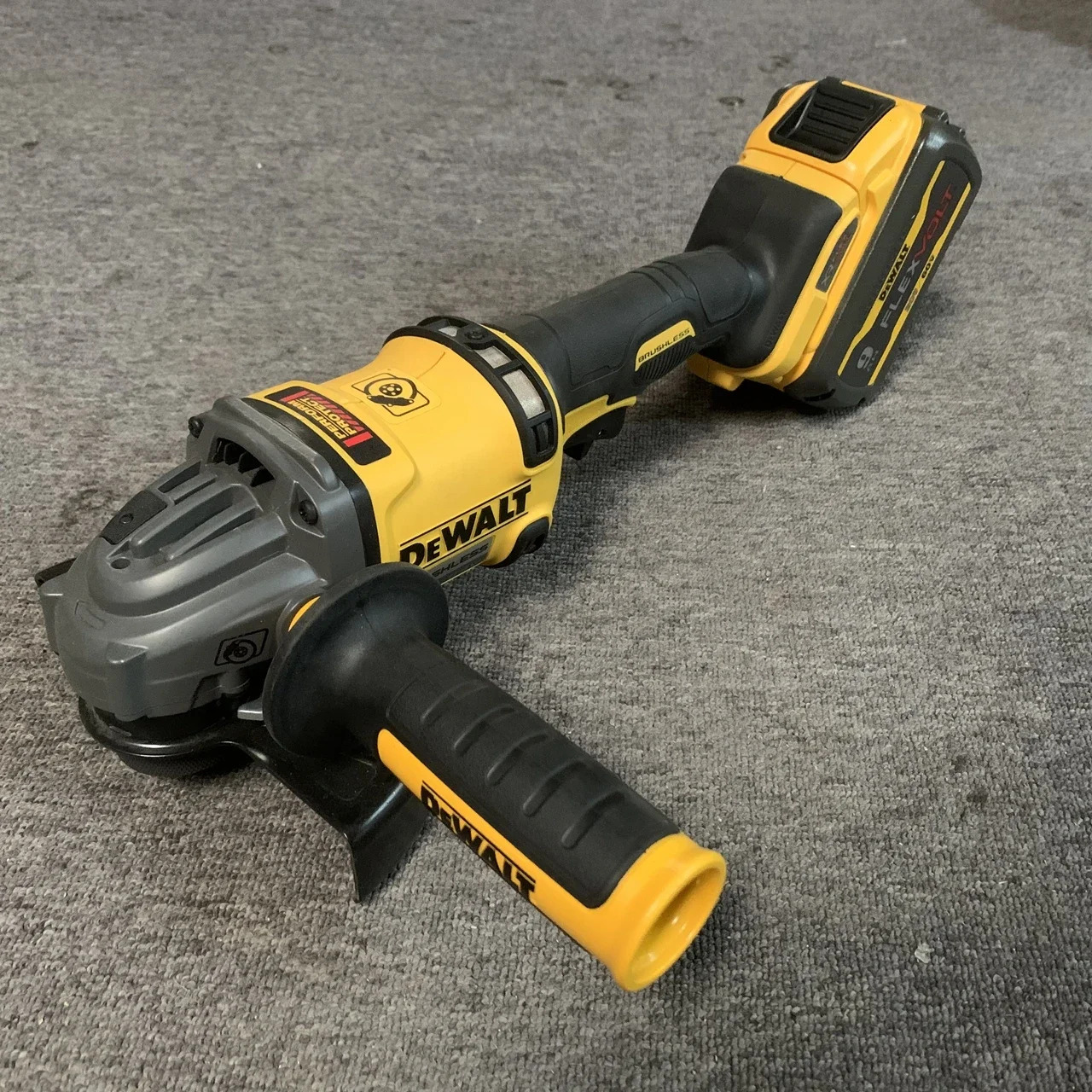 Dewalt DCG418 60V Flexvolt 4 1/2"-6" Brushless Angle Grinder-***NEW***Includes 9.0AH lithium battery
Dewalt DCG418 60V Flexvolt 4 1/2"-6" Brushless Angle Grinder-***NEW***Includes 9.0AH lithium battery
