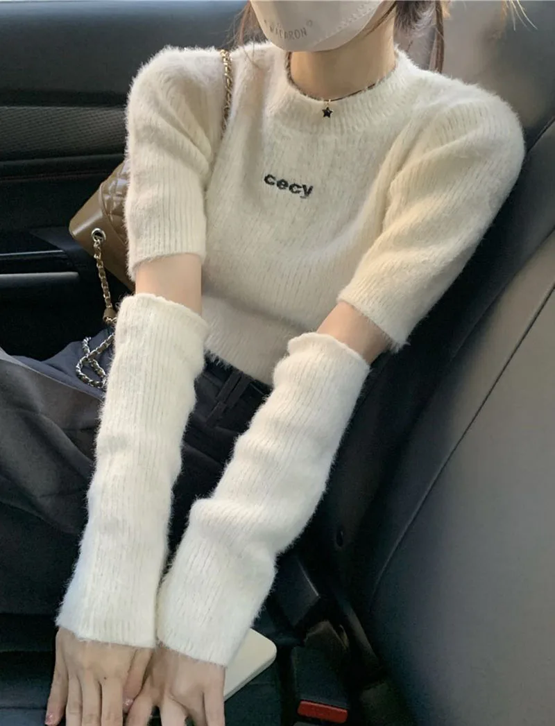 Spring Summer Cuff Knitwear Pullover Sweater Women Letter Embroidery Short Sweater Soft Beige Knit Jumper Female Sweater
Spring Summer Cuff Knitwear Pullover Sweater Women Letter Embroidery Short Sweater Soft Beige Knit Jumper Female Sweater