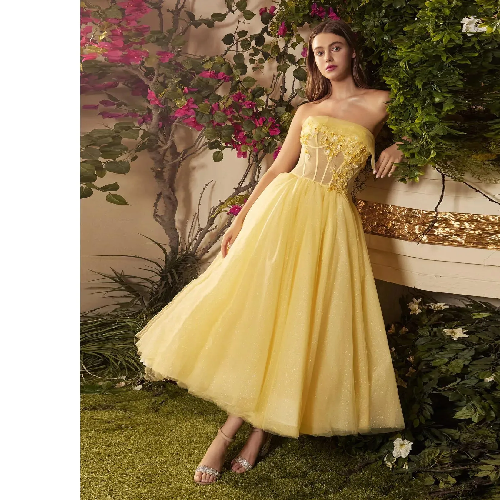 Elegant Yellow Appliques Beading Cocktail Dress Illusion Tulle Strapless Women Formal Evening Gowns Corset Wedding Party Robes
Elegant Yellow Appliques Beading Cocktail Dress Illusion Tulle Strapless Women Formal Evening Gowns Corset Wedding Party Robes