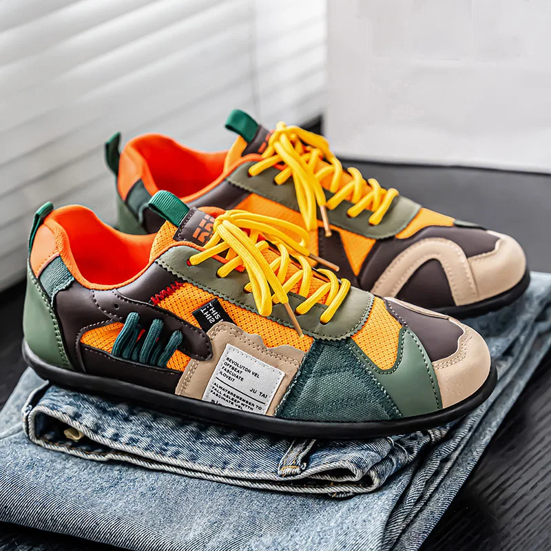 أحذية رجالية عصرية وقابلة للتنفس، أحذية كاجوال، أحذية رجالية على طراز الشارع. أحذية رجالية عصرية وقابلة للتنفس، أحذية كاجوال، أحذية رجالية على طراز الشارع.