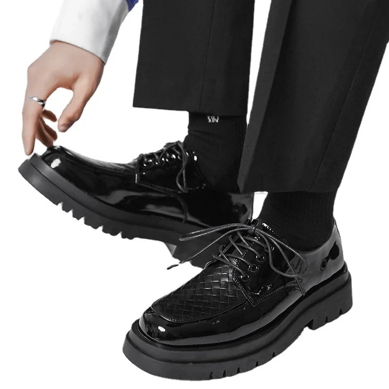 

Мужские повседневные кожаные туфли на толстой подошве, со шнуровкой, квадратной полосой и камнями, модные деловые классические туфли ручной работы, новинка 2023, континентальный Китай