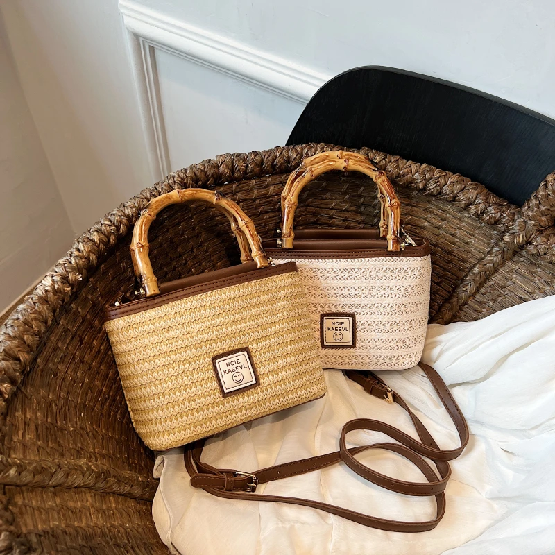 Classic Women's Bag Woven Handbag Letter Smiling face Shoulder Bag Crossbody Bag Straw Woven Bags for Women Square Lady Satchel
Classic Women's Bag Woven Handbag Letter Smiling face Shoulder Bag Crossbody Bag Straw Woven Bags for Women Square Lady Satchel