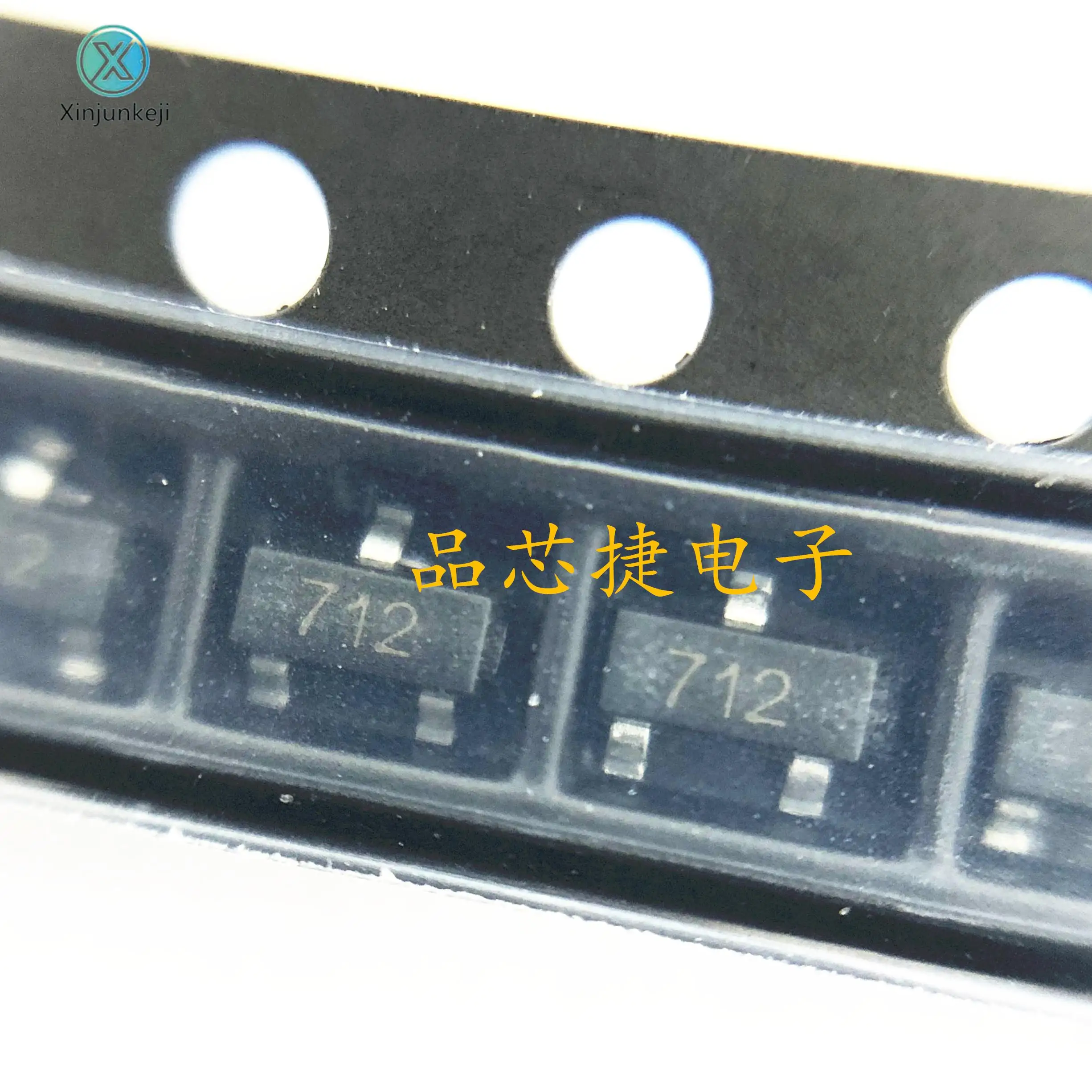 20 шт. Оригинальный Новый PSM712LFT7 Silkscreen 712 SOT23 12A ESD супрессор/TVS диод
20 шт. Оригинальный Новый PSM712LFT7 Silkscreen 712 SOT23 12A ESD супрессор/TVS диод