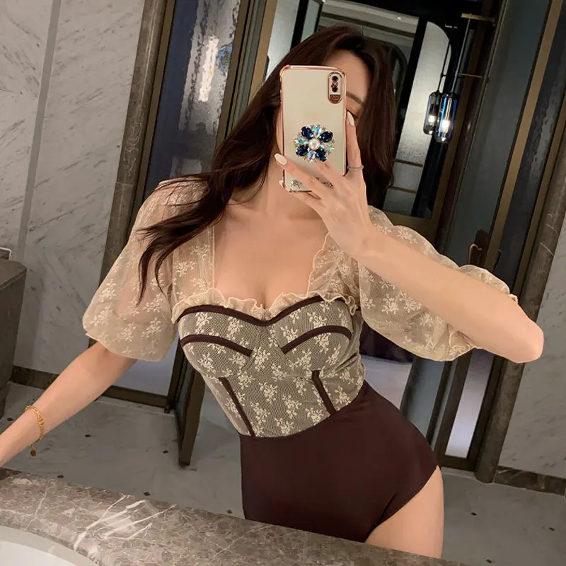 2022 Korea's New Sexy Two-piece Cover Belly Thin Lace Embroidery Color Blocking Collision Color One-piece Dress Swimsuit Female
2022 Korea's New Sexy Two-piece Cover Belly Thin Lace Embroidery Color Blocking Collision Color One-piece Dress Swimsuit Female