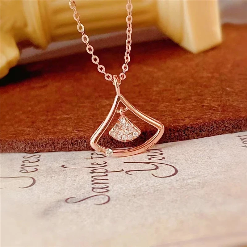 

18K Rose Gold Fan Necklace Stylish and Exquisite 925 Sterling Silver Clavicle Chain Never Fading Hypoallergenic Necklace