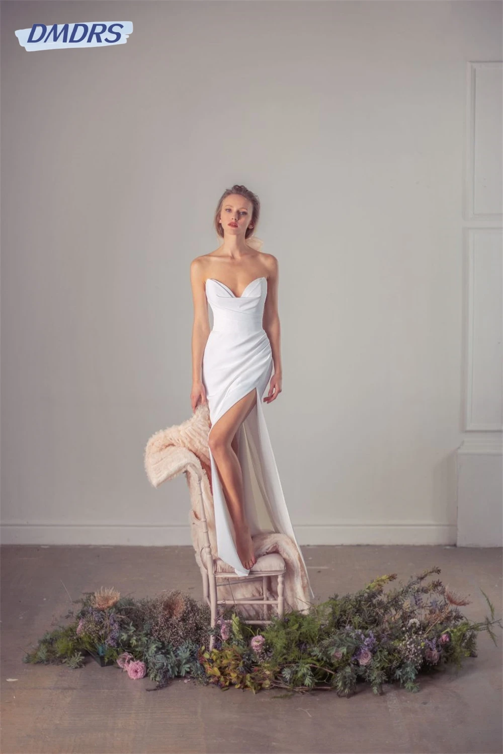 Graceful Strapless Mermaid Bridal Gowns Classic Sweetheart Neckline Satin Dress Sexy Side Slit Backless Gown Vestidos De Novia
Graceful Strapless Mermaid Bridal Gowns Classic Sweetheart Neckline Satin Dress Sexy Side Slit Backless Gown Vestidos De Novia