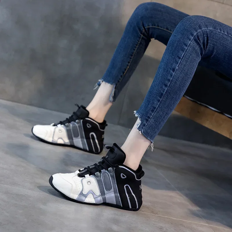 Women's shoes Autumn new style single shoes Fashion running shoes Versatile dad shoes Men's and women's sports casual shoes
Women's shoes Autumn new style single shoes Fashion running shoes Versatile dad shoes Men's and women's sports casual shoes