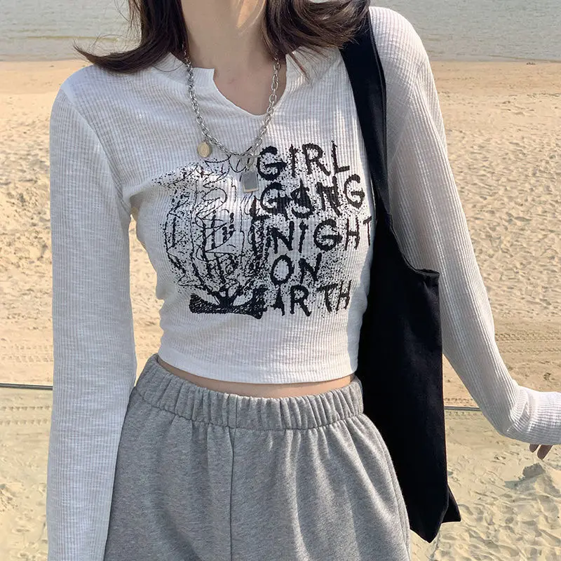 Женская футболка с длинным рукавом Y2K черно-белая облегающая буквенным принтом в
