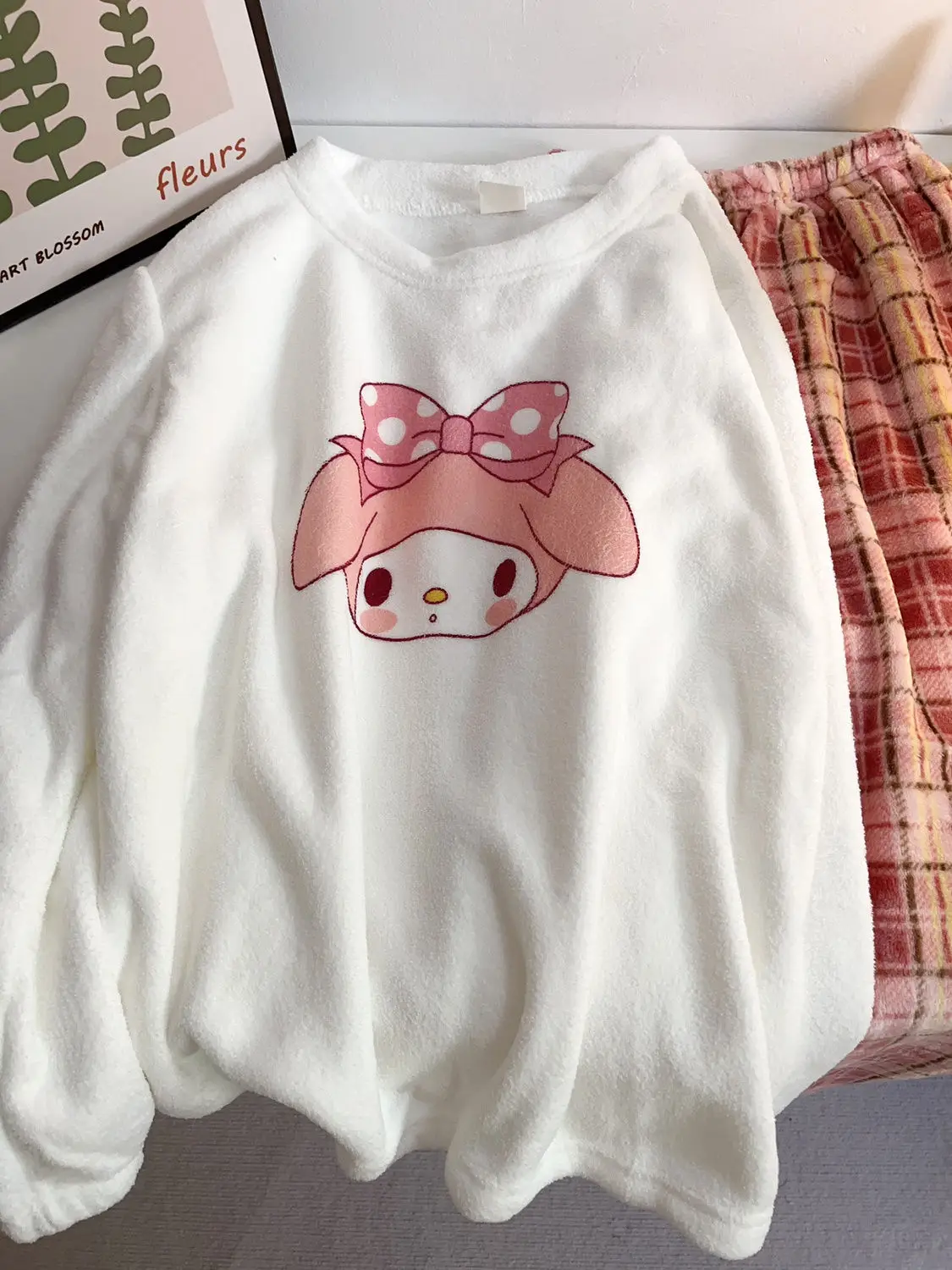 Sanrio Cute Melody Coral Velvet Pajamas Women's Autumn and Winter Thickening round Neck Student Girl Homewear Suit Winter
Sanrio Cute Melody Coral Velvet Pajamas Women's Autumn and Winter Thickening round Neck Student Girl Homewear Suit Winter