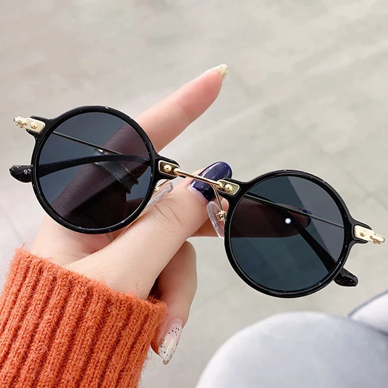 Dropshipping Retro Round Frame Flexible Sunglasses UV400 Resistant Teampunk Small Ultra Light High Quality Gafas De Sol for Men
Dropshipping Retro Round Frame Flexible Sunglasses UV400 Resistant Teampunk Small Ultra Light High Quality Gafas De Sol for Men