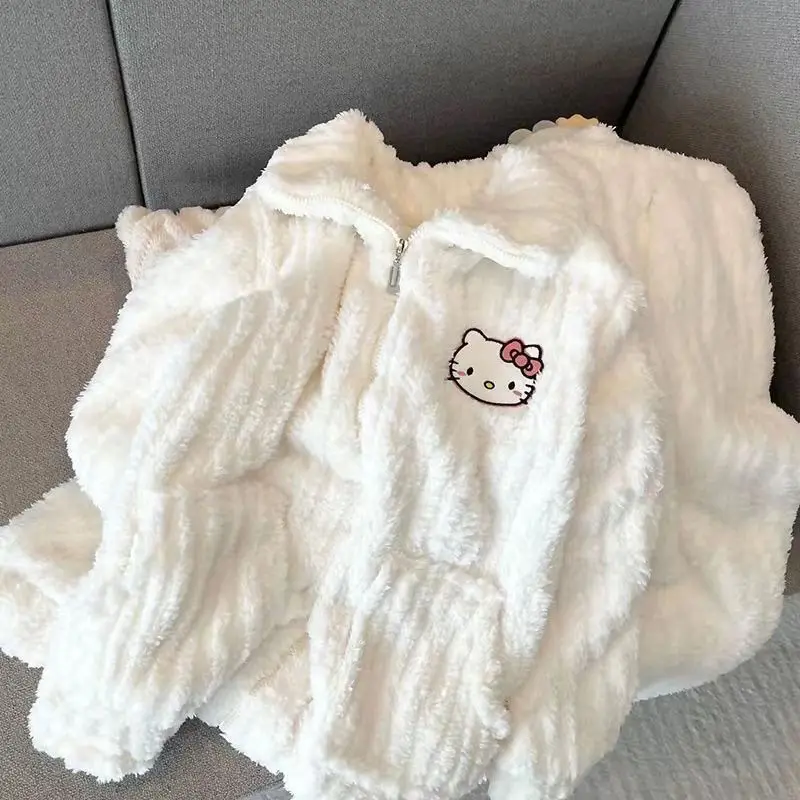 Sanrio Women's Dressing New Hello Kitty Pajamas Women Fleece-lined Thickened Cute Cartoon Homewear Zipper Suit
Sanrio Women's Dressing New Hello Kitty Pajamas Women Fleece-lined Thickened Cute Cartoon Homewear Zipper Suit