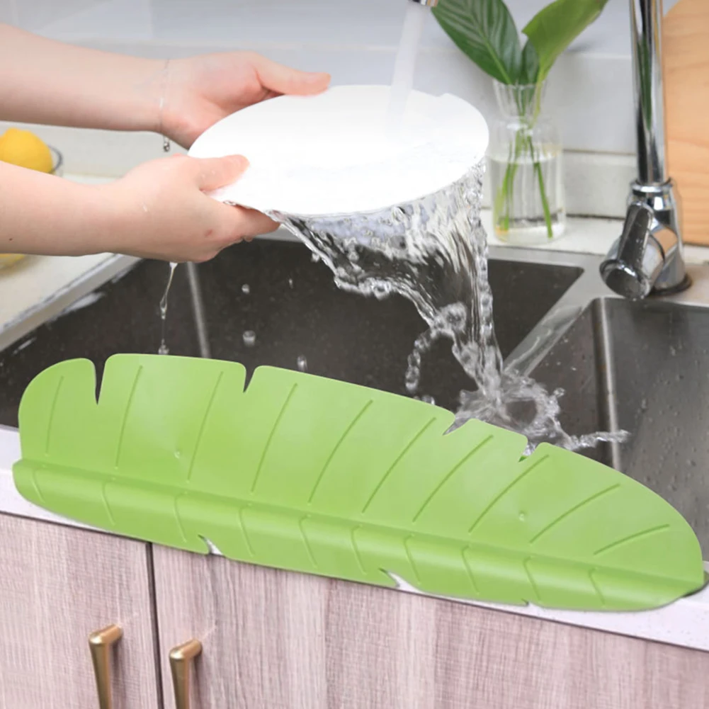 Kitchen Sink Water Splash Guards Anti-Splash Water Baffle Board With Suction Cup Oil-Proof Baffle Screen Kitchen Accessories
Kitchen Sink Water Splash Guards Anti-Splash Water Baffle Board With Suction Cup Oil-Proof Baffle Screen Kitchen Accessories
