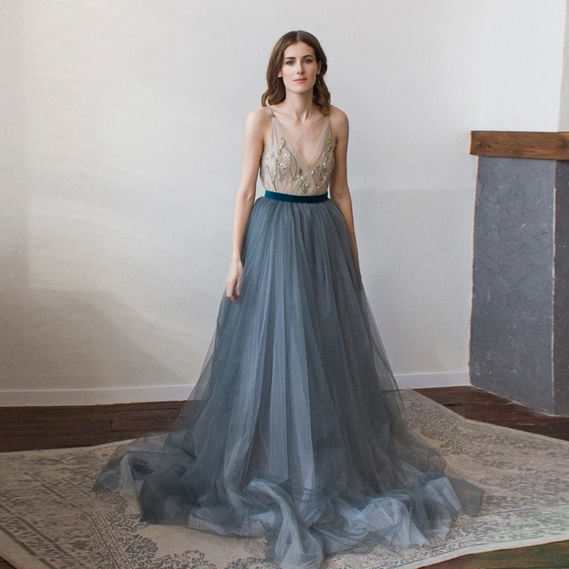 Trendy Dusty Gray Long Women Tulle Skirts A-line Mesh Tulle Skirt with Bow Belt Elastic Boho Wedding Long Tulle Maxi Skirt
Trendy Dusty Gray Long Women Tulle Skirts A-line Mesh Tulle Skirt with Bow Belt Elastic Boho Wedding Long Tulle Maxi Skirt