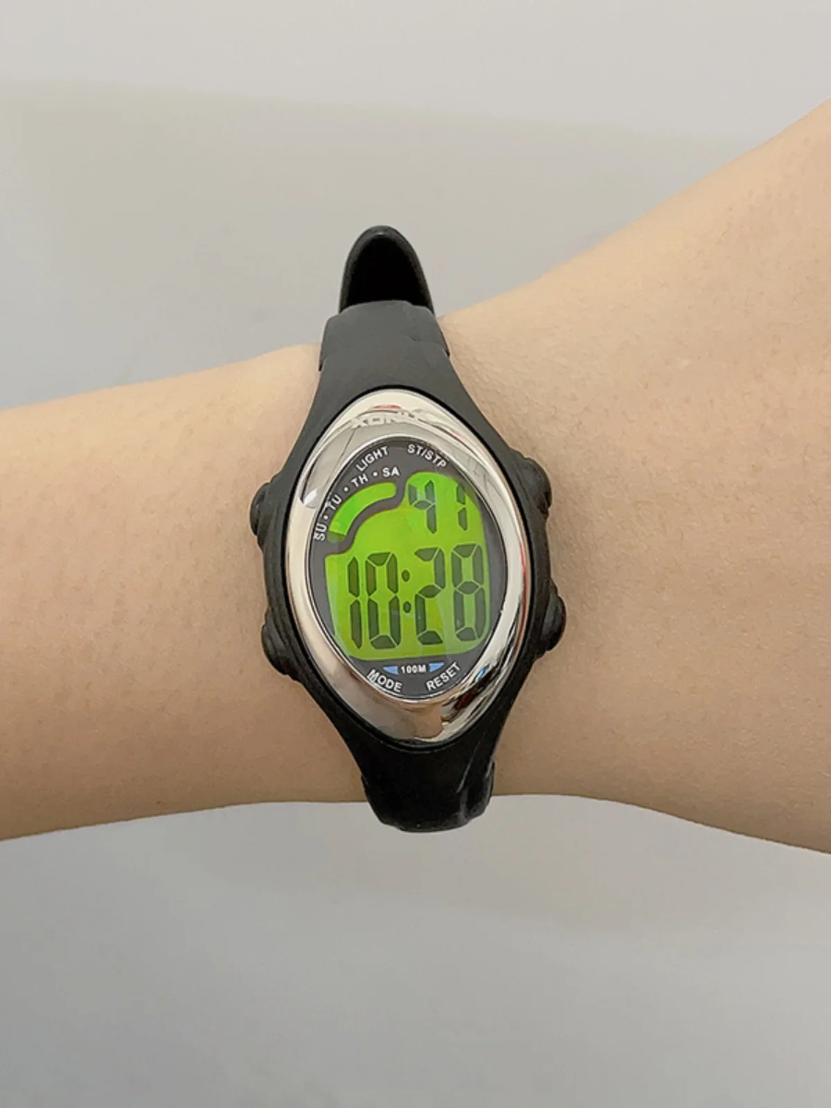 XONIX Fashionable, Stylish, Trendy, Multi functional Alarm Clock, Nightlight Small Electronic Watch
XONIX Fashionable, Stylish, Trendy, Multi functional Alarm Clock, Nightlight Small Electronic Watch