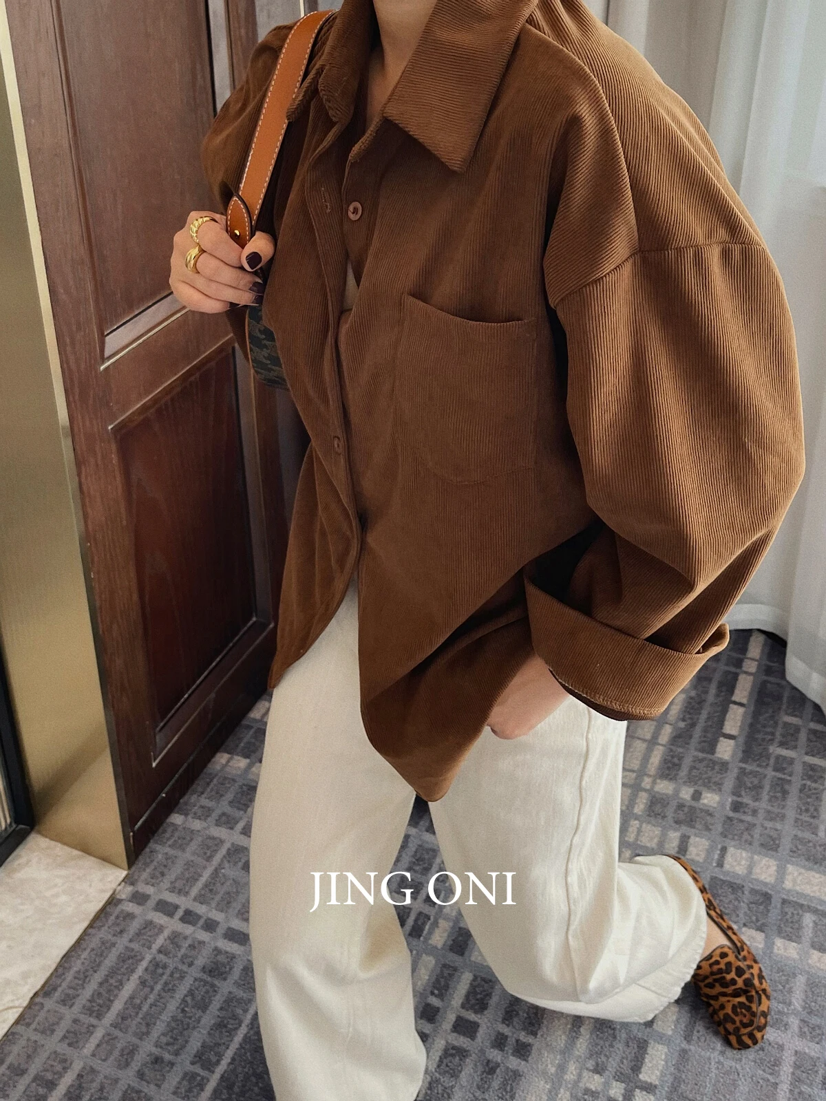 Corduroy Shirt Blouses Y2k Woman Clothing 2023 Autumn Korean Fashion Style Vintage Elegant Long Sleeve Oversized Tops Chic Crop
Corduroy Shirt Blouses Y2k Woman Clothing 2023 Autumn Korean Fashion Style Vintage Elegant Long Sleeve Oversized Tops Chic Crop