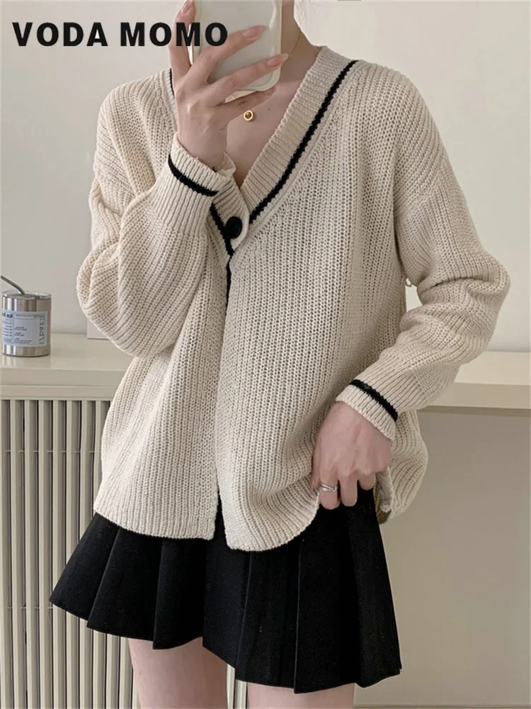 

V-neck Knitted Sweater Fashion Warm Holiday Cardigans Women Sweaters Cardigan Autumn Women Solid Splicing Embroidered Cardigan
