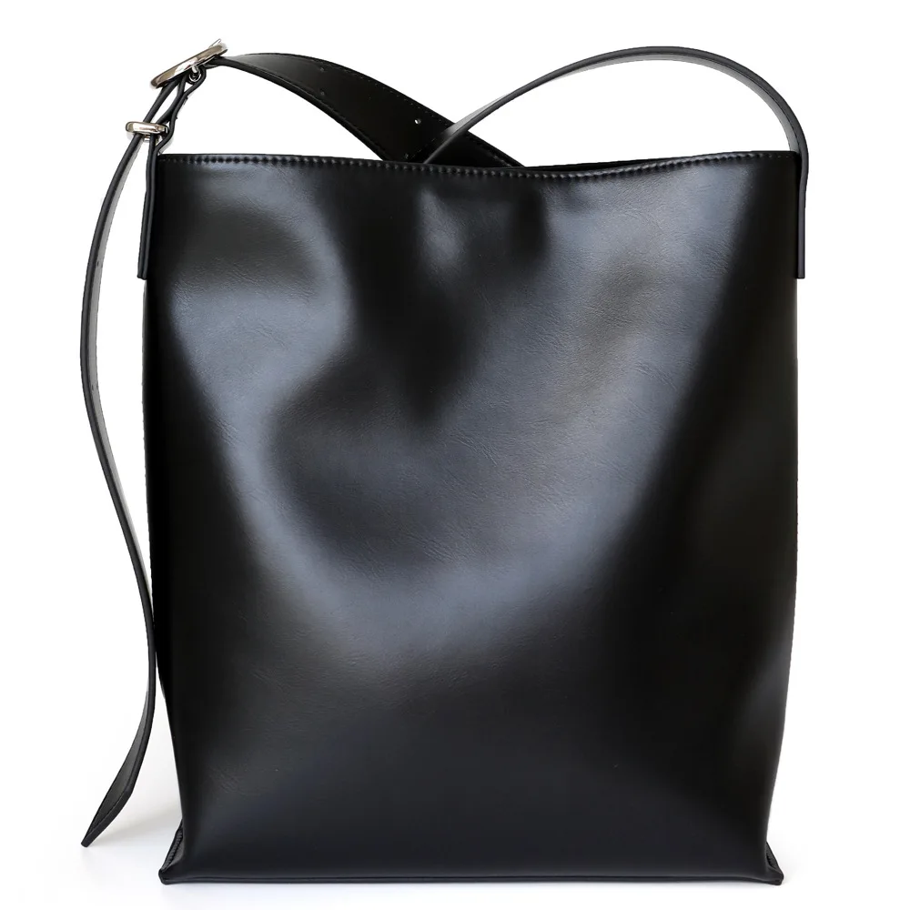 2023 New High Quality High Capacity Genuine Leather Women's Bag Fashion Commuter Bucket Bag Women
2023 New High Quality High Capacity Genuine Leather Women's Bag Fashion Commuter Bucket Bag Women